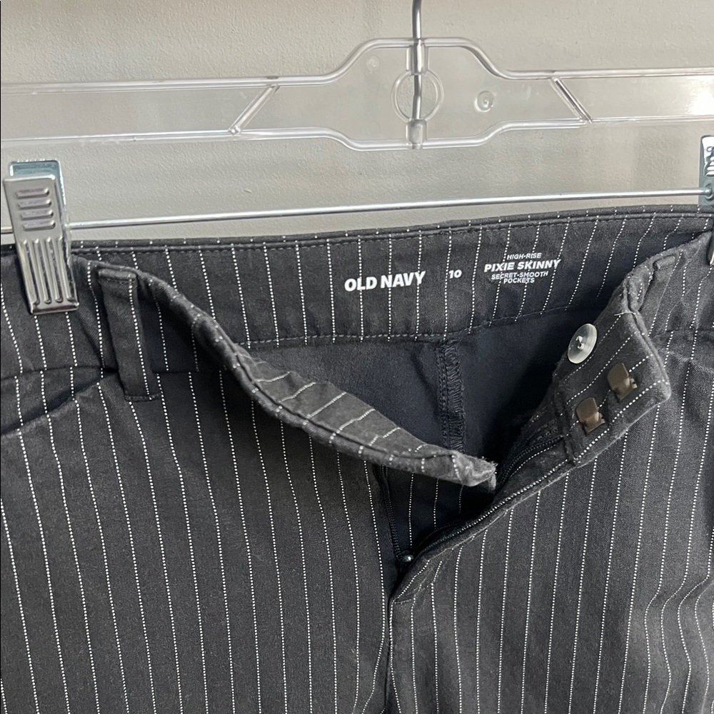 Old Navy Black Pinstripe Pixie Skinny Pants